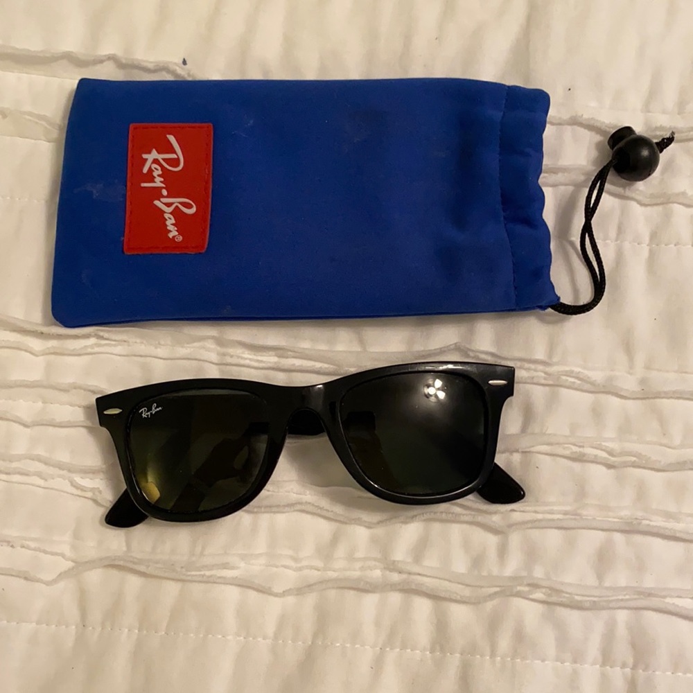 Wayfarer Ray-Ban sunglasses